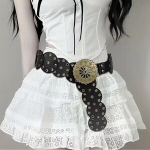 Wide Hallow-Out Black Western Belt with Drop